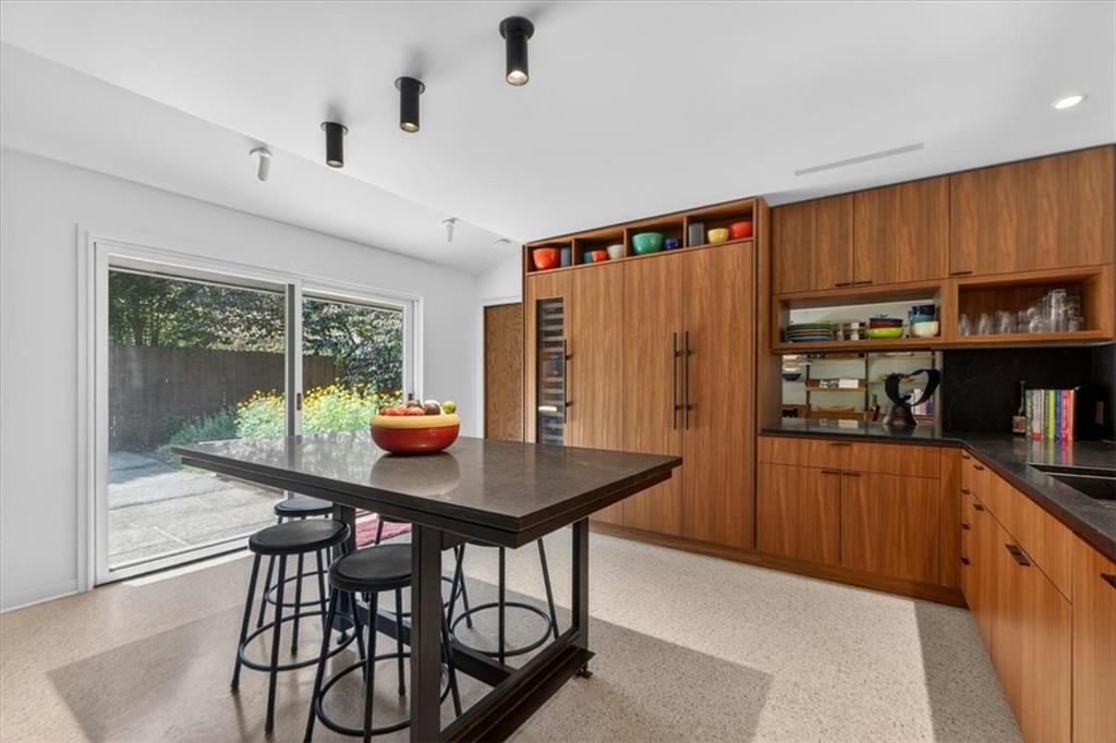 1024 Huntington Road