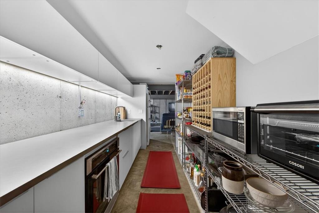 1024 Huntington Road
