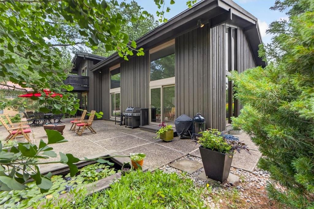 1024 Huntington Road