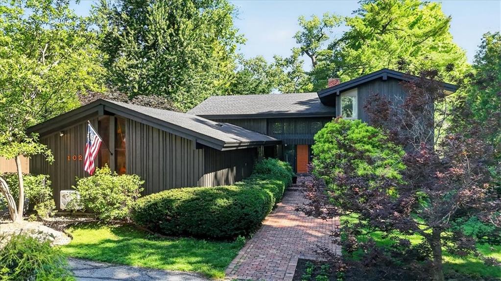 1024 Huntington Road