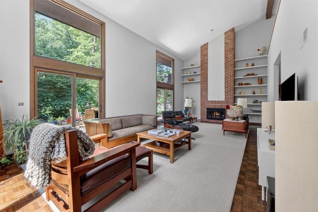 1024 Huntington Road