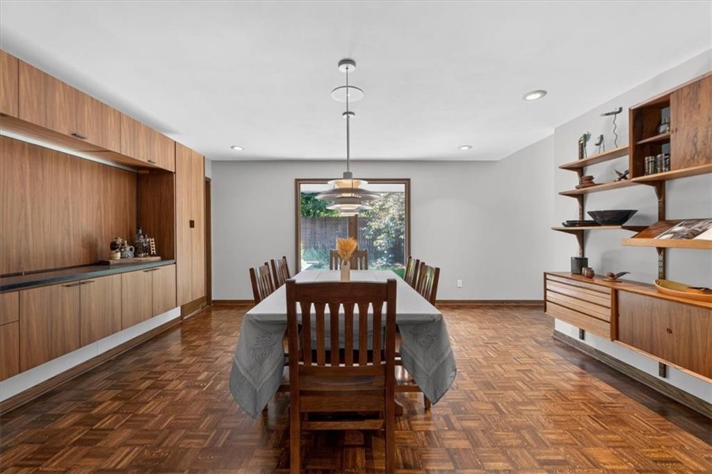 1024 Huntington Road