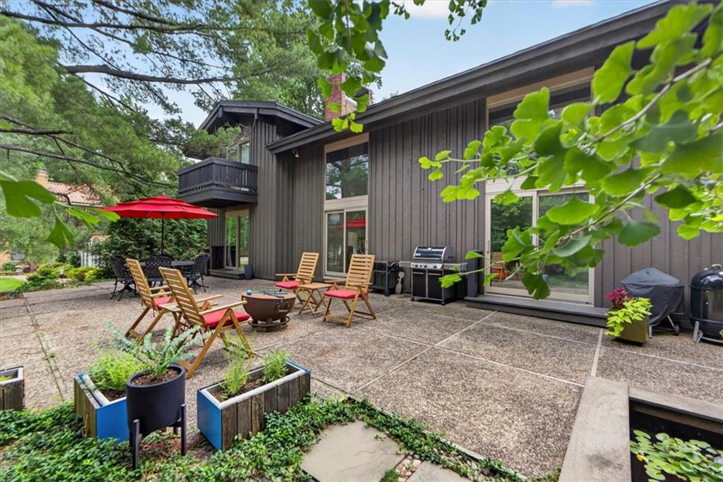 1024 Huntington Road