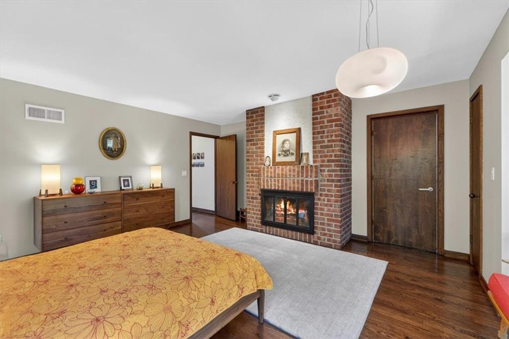 1024 Huntington Road