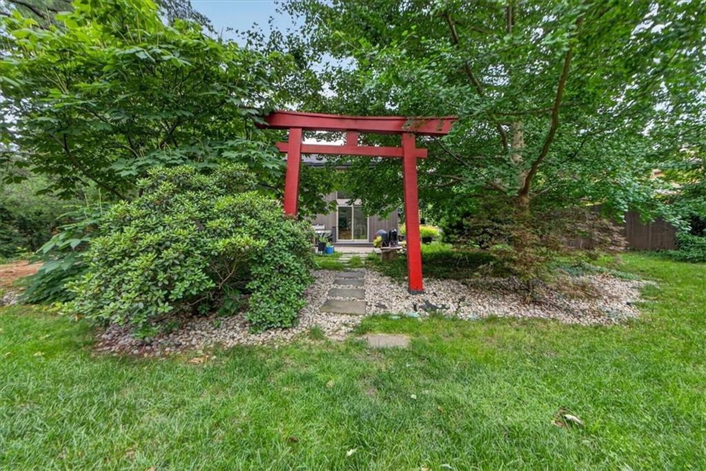 1024 Huntington Road