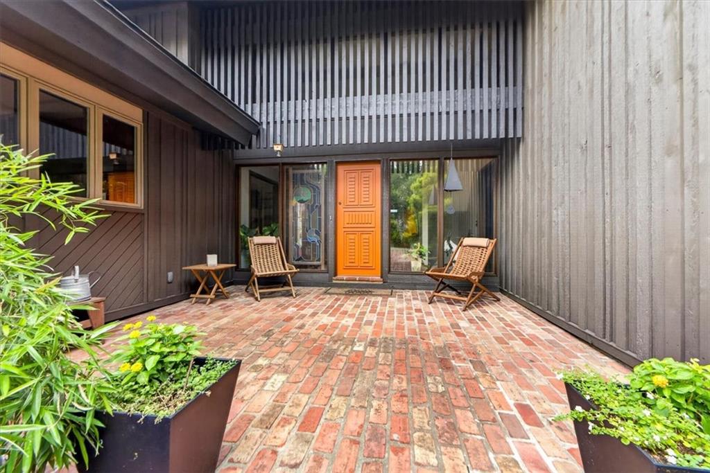 1024 Huntington Road