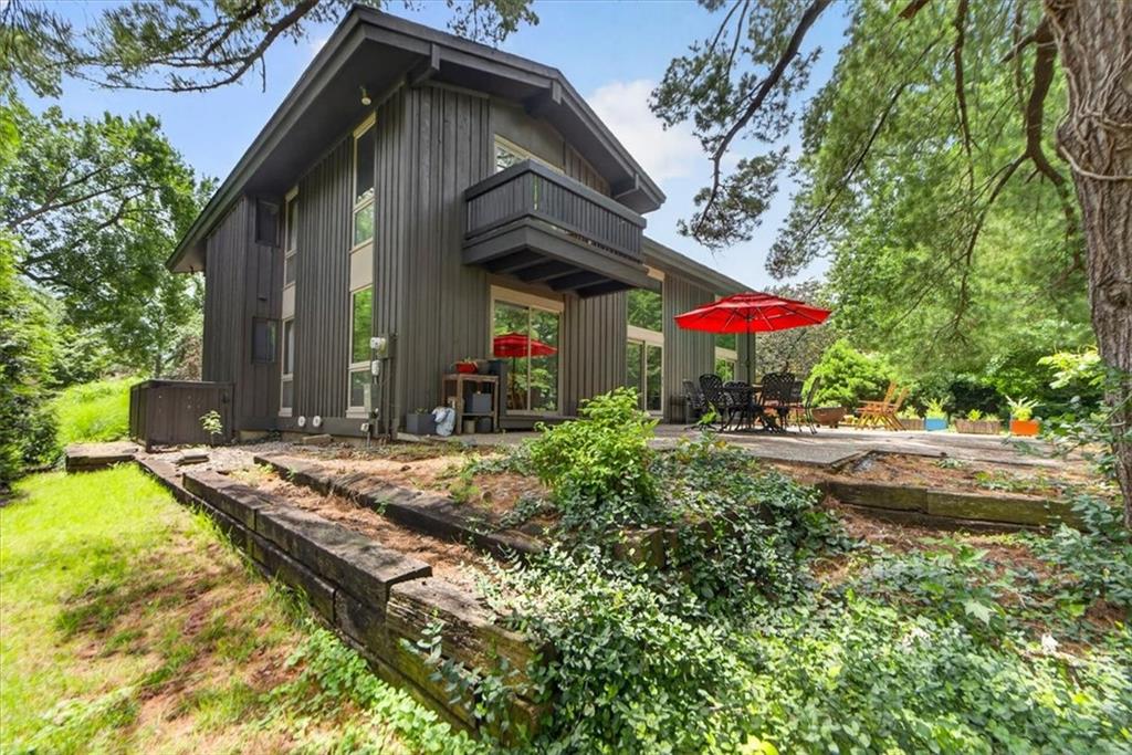 1024 Huntington Road