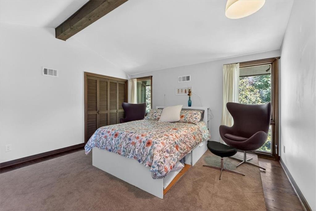 1024 Huntington Road