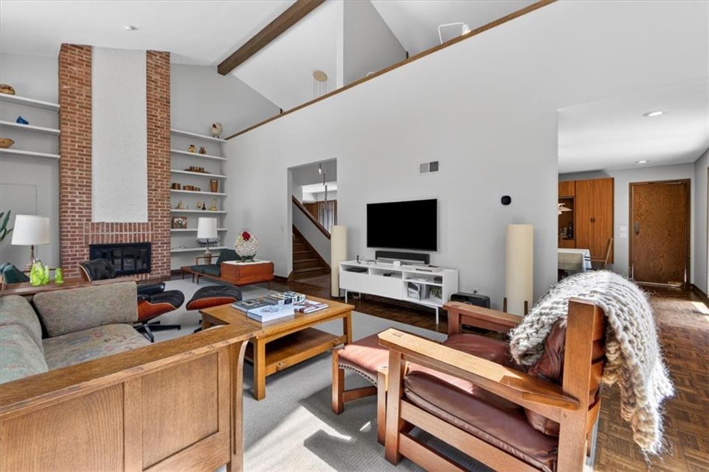 1024 Huntington Road