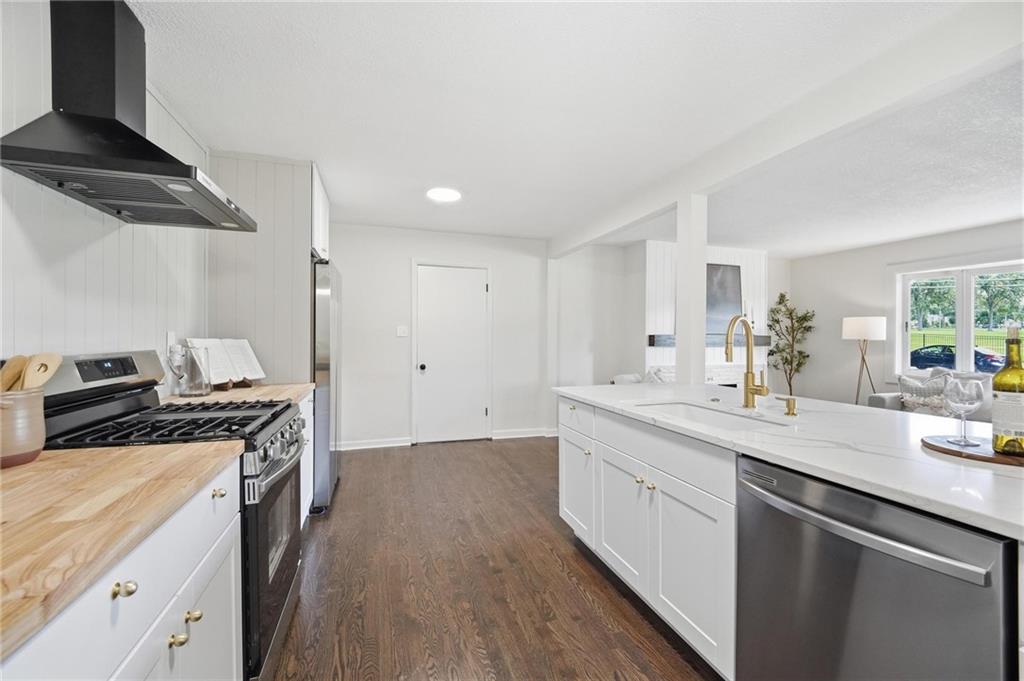 7600 W 67th Street