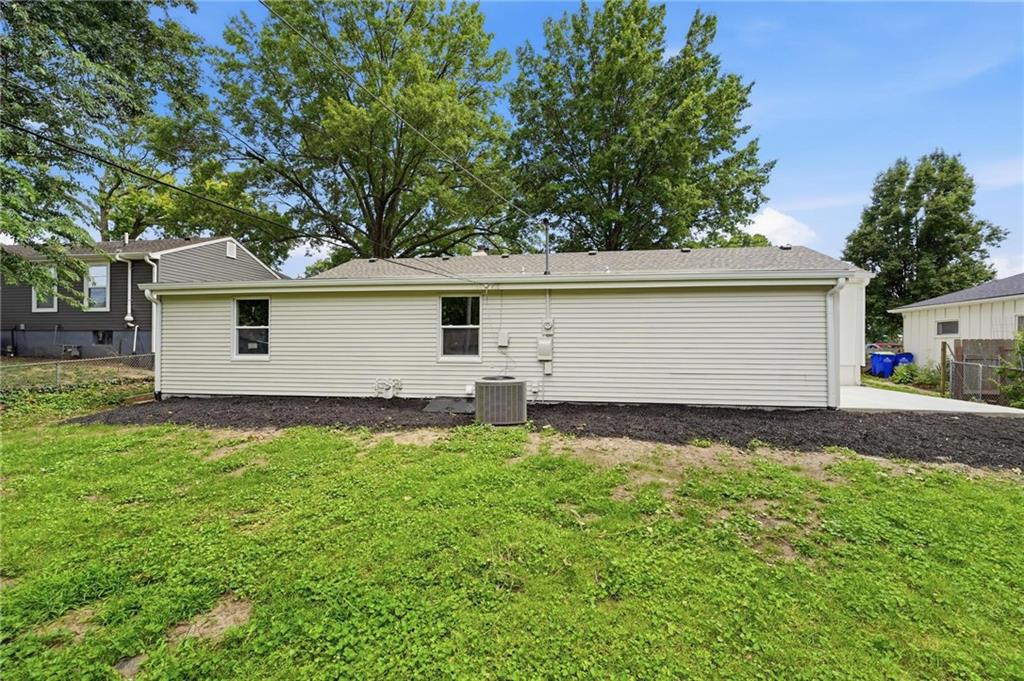 7600 W 67th Street