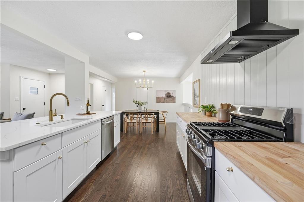 7600 W 67th Street