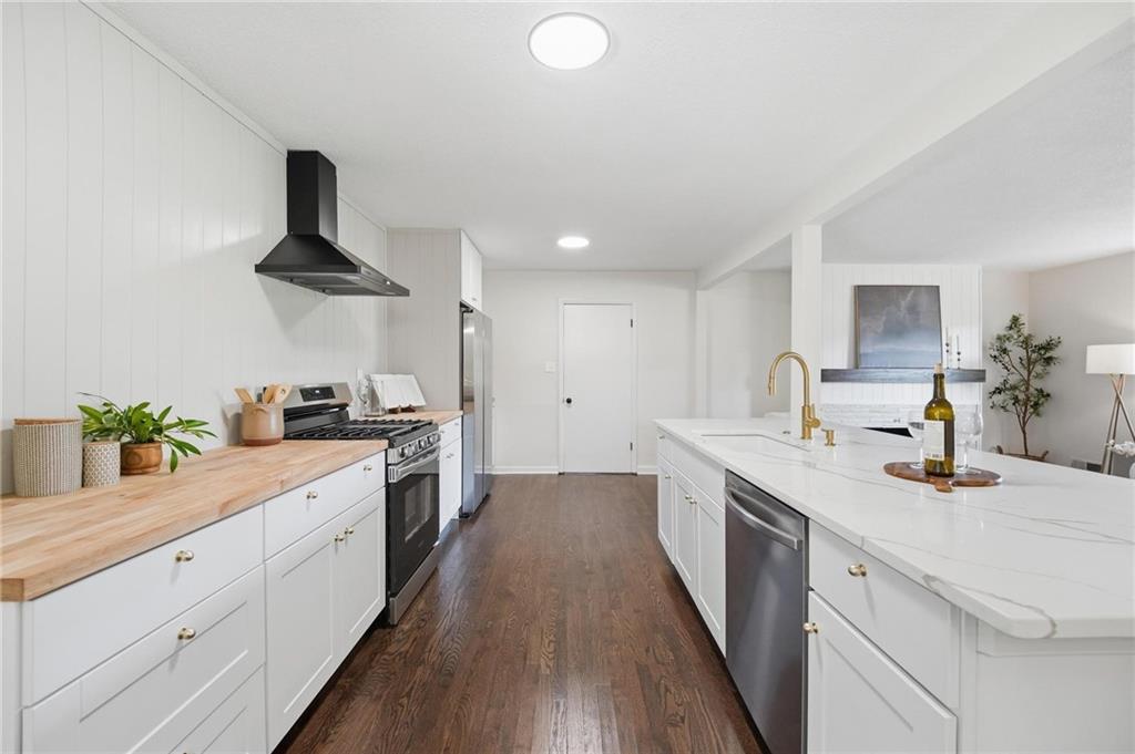 7600 W 67th Street