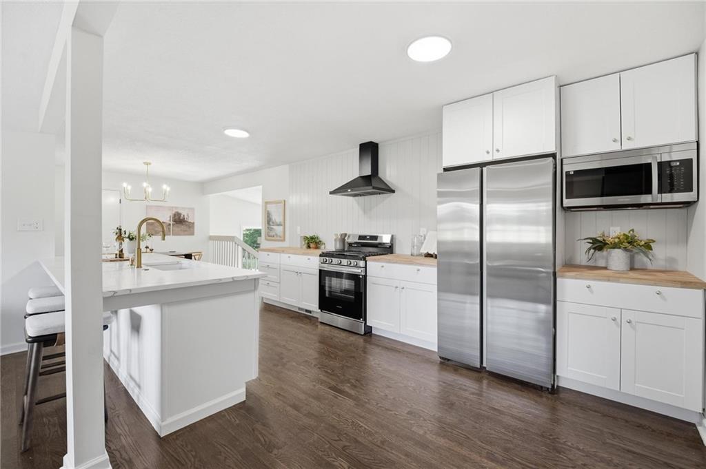 7600 W 67th Street