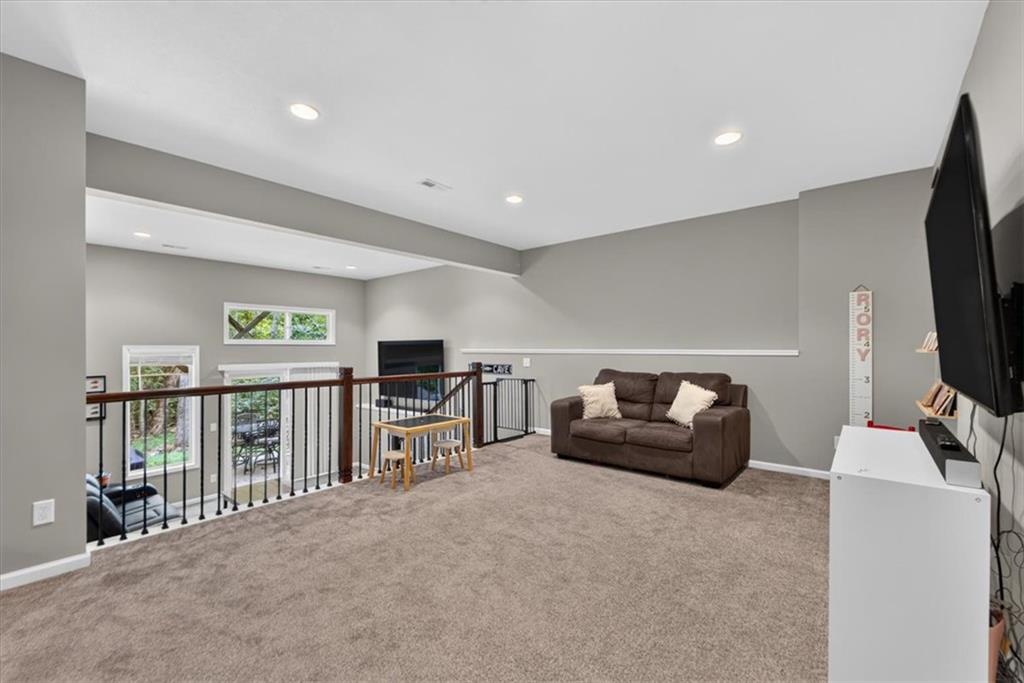 419 E 166th Court