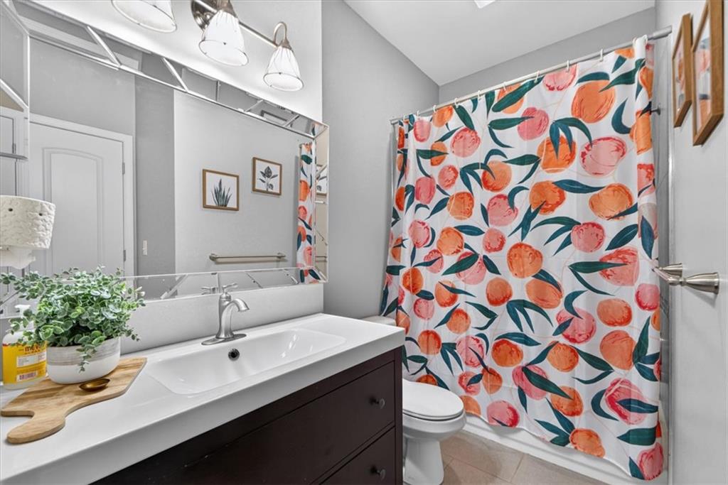 419 E 166th Court