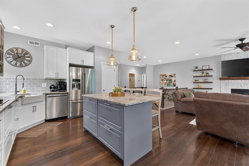 419 E 166th Court