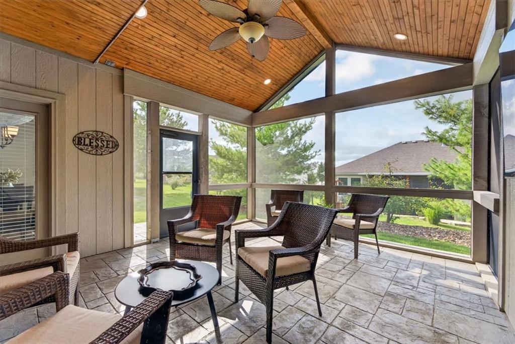 310 Crestview Court