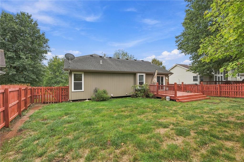 701 NW Rosaceae Drive