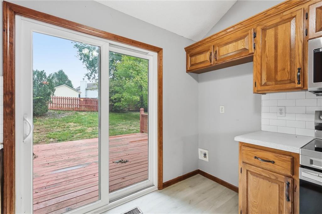 701 NW Rosaceae Drive