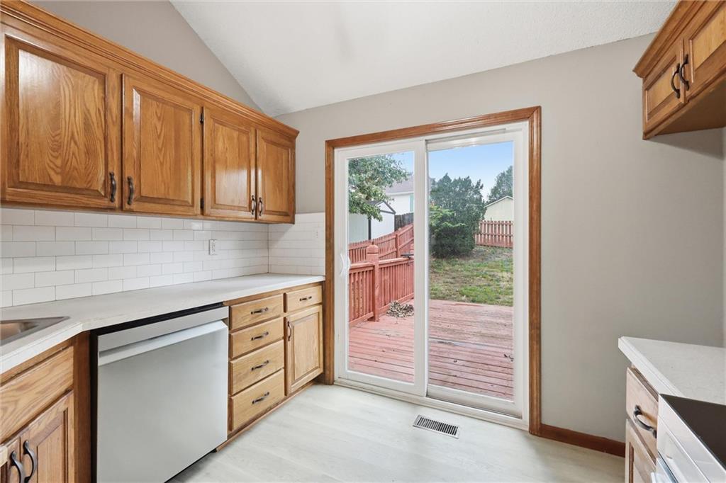 701 NW Rosaceae Drive