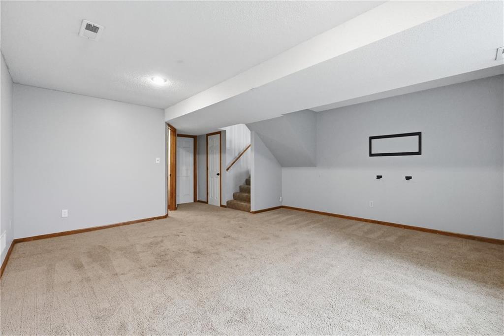 701 NW Rosaceae Drive