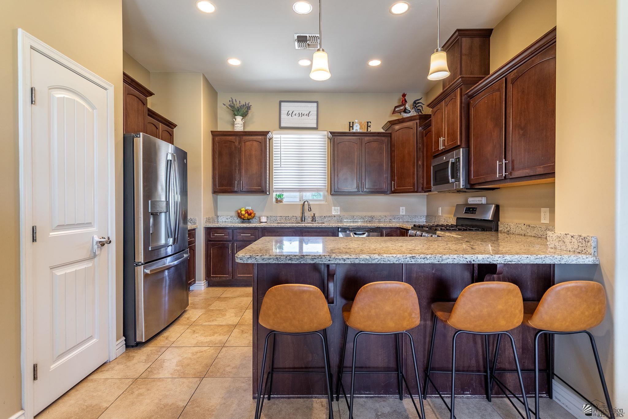 10174 E 38 Ln