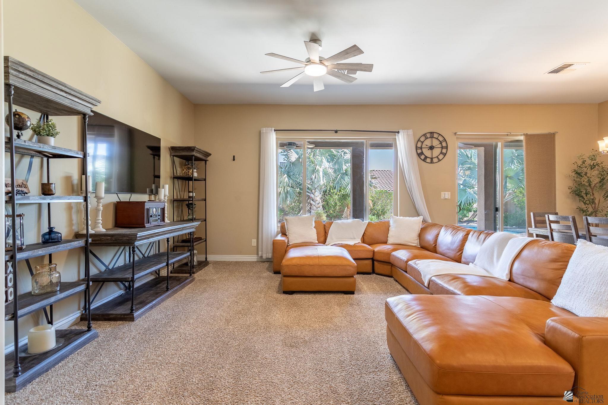 10174 E 38 Ln