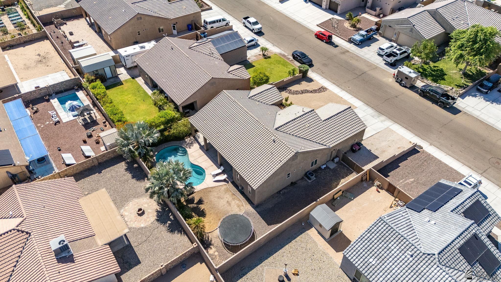10174 E 38 Ln