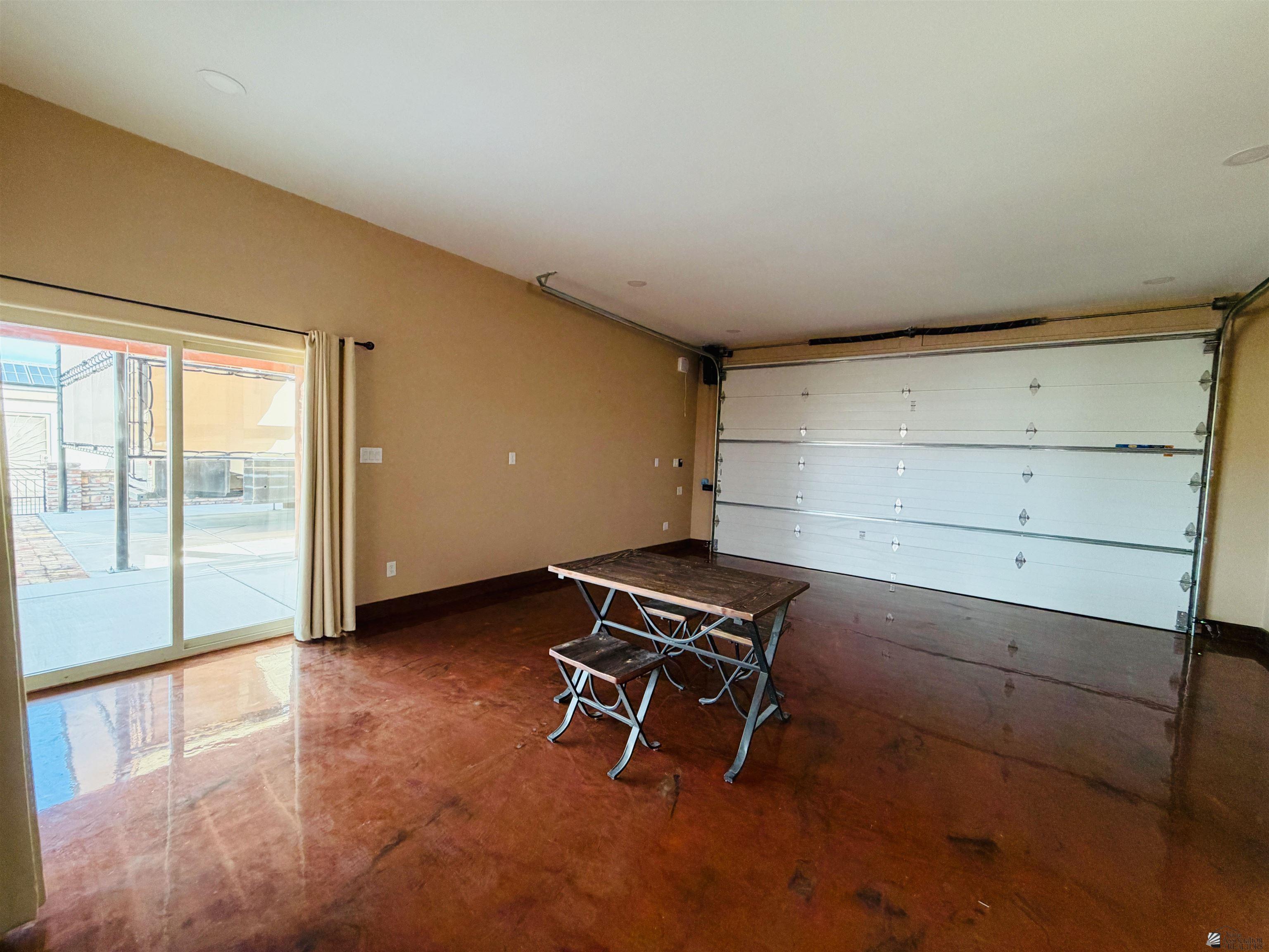 12608 E 47 St