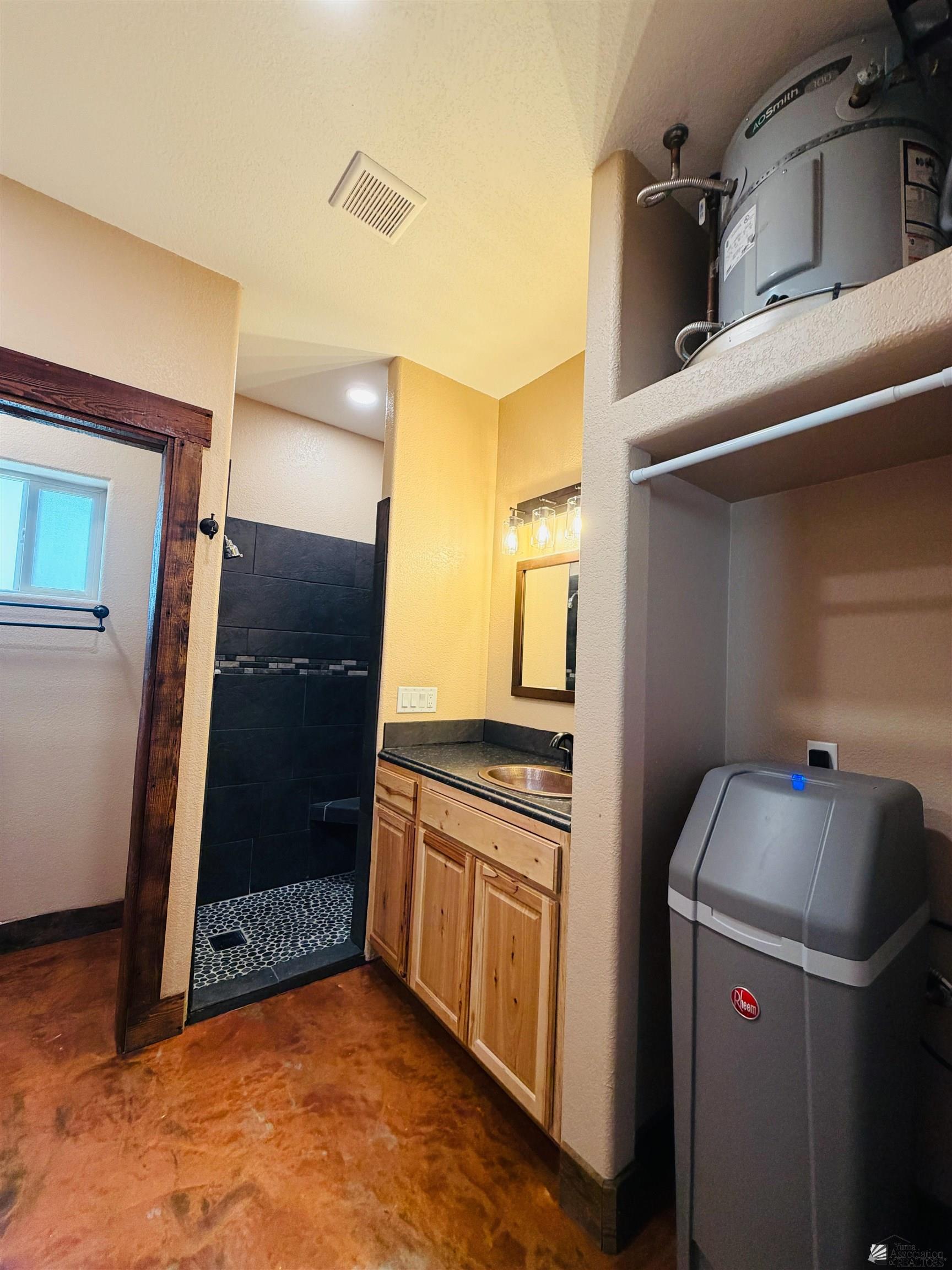 12608 E 47 St