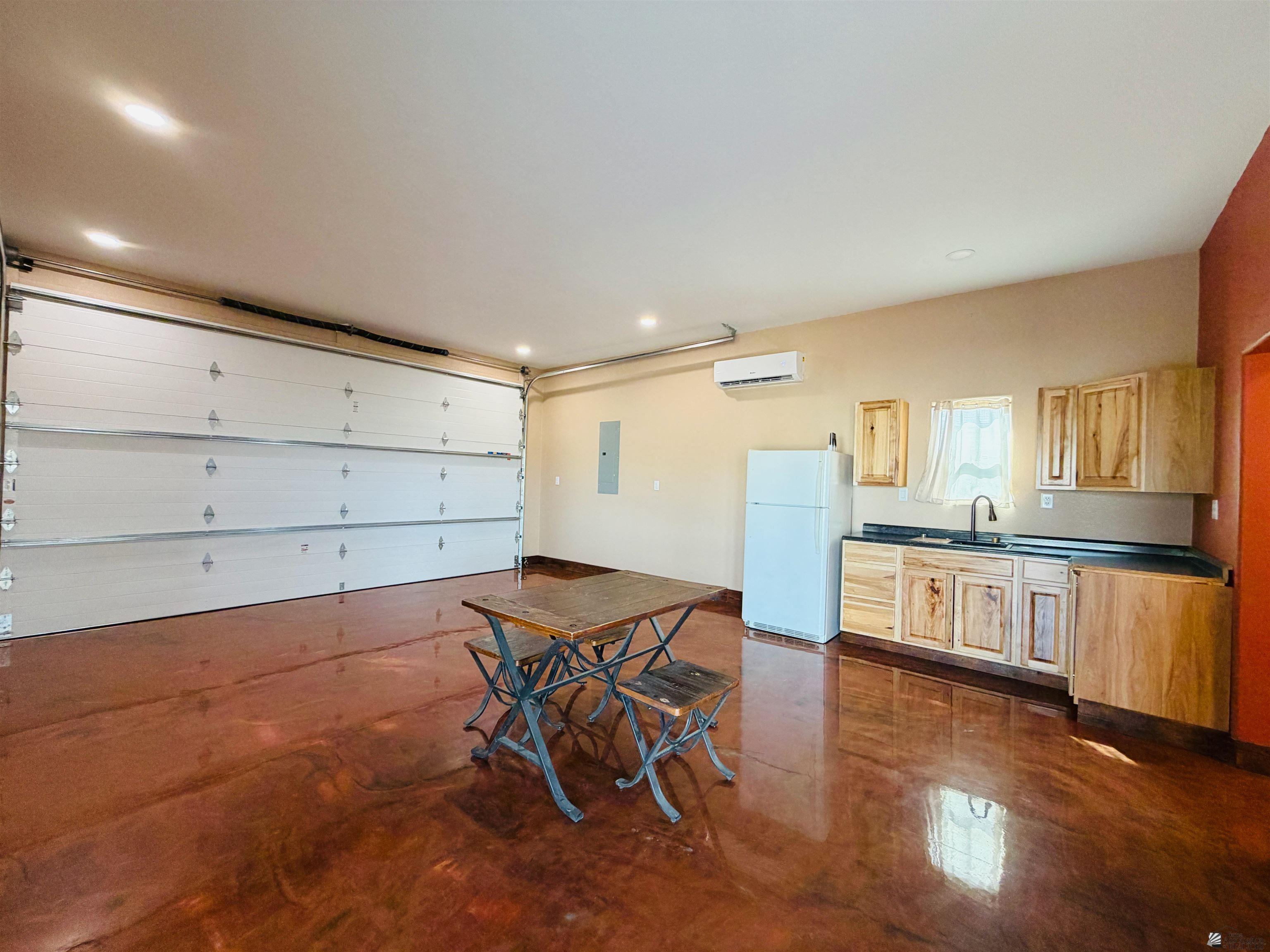 12608 E 47 St