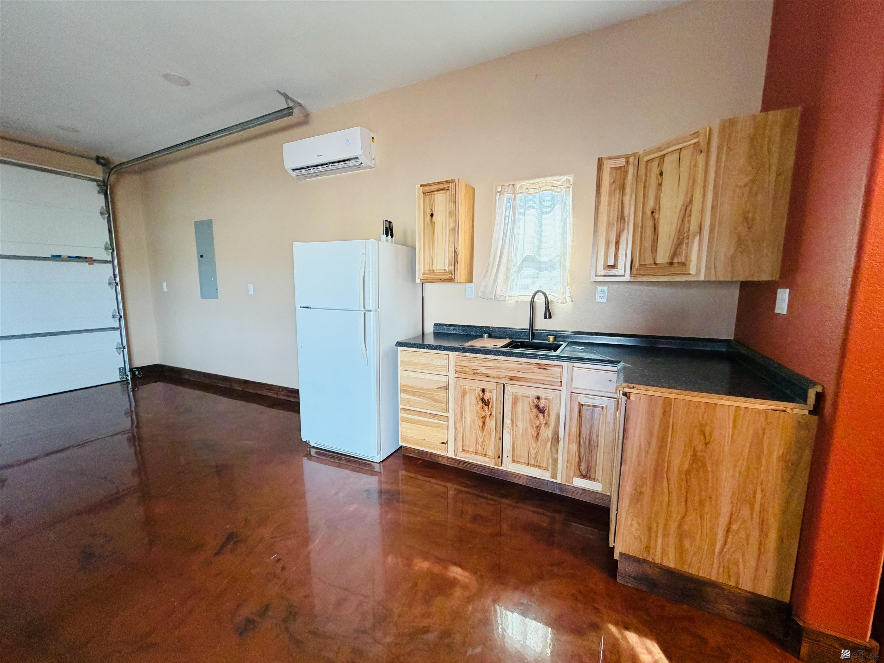 12608 E 47 St
