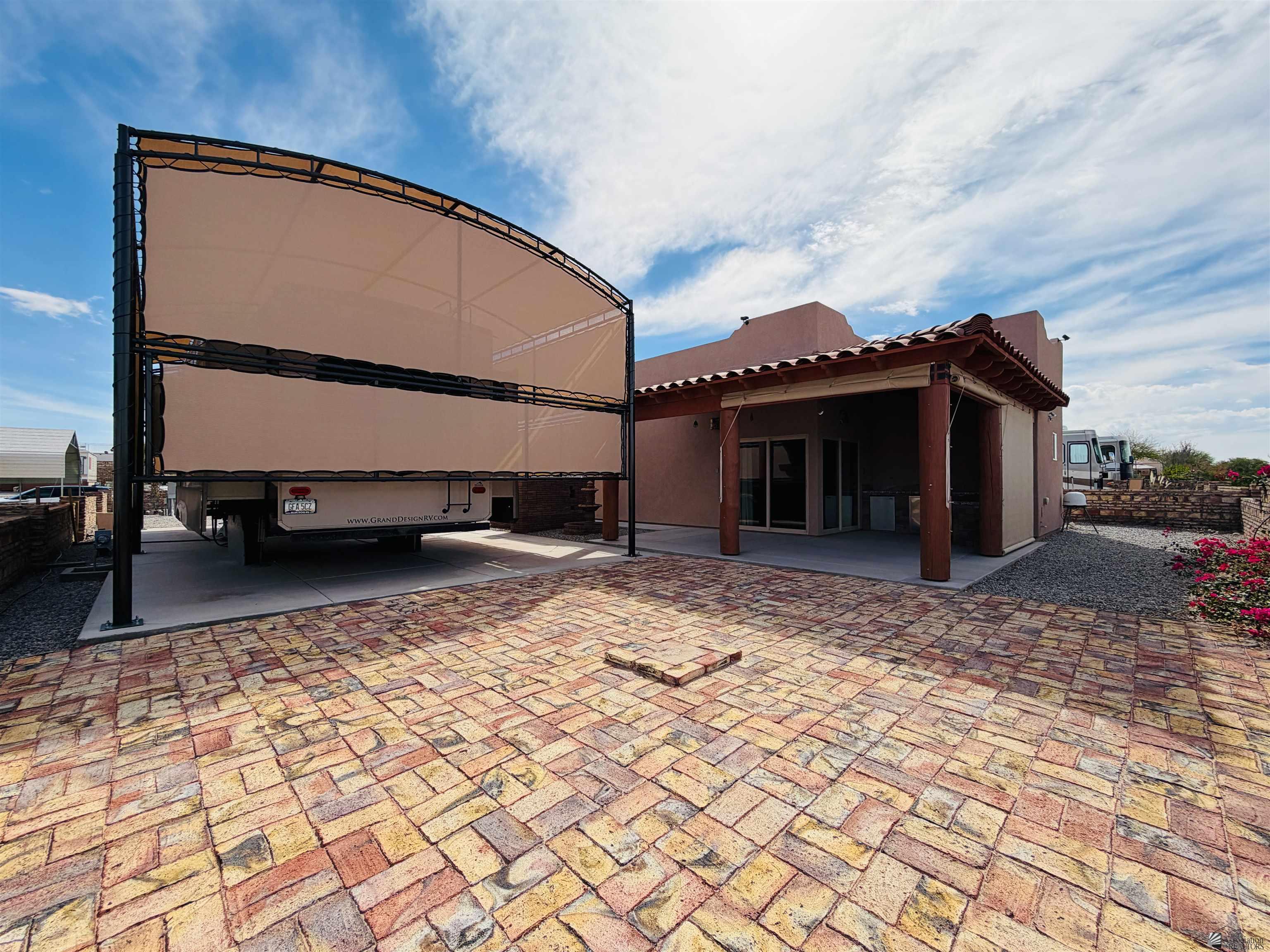 12608 E 47 St