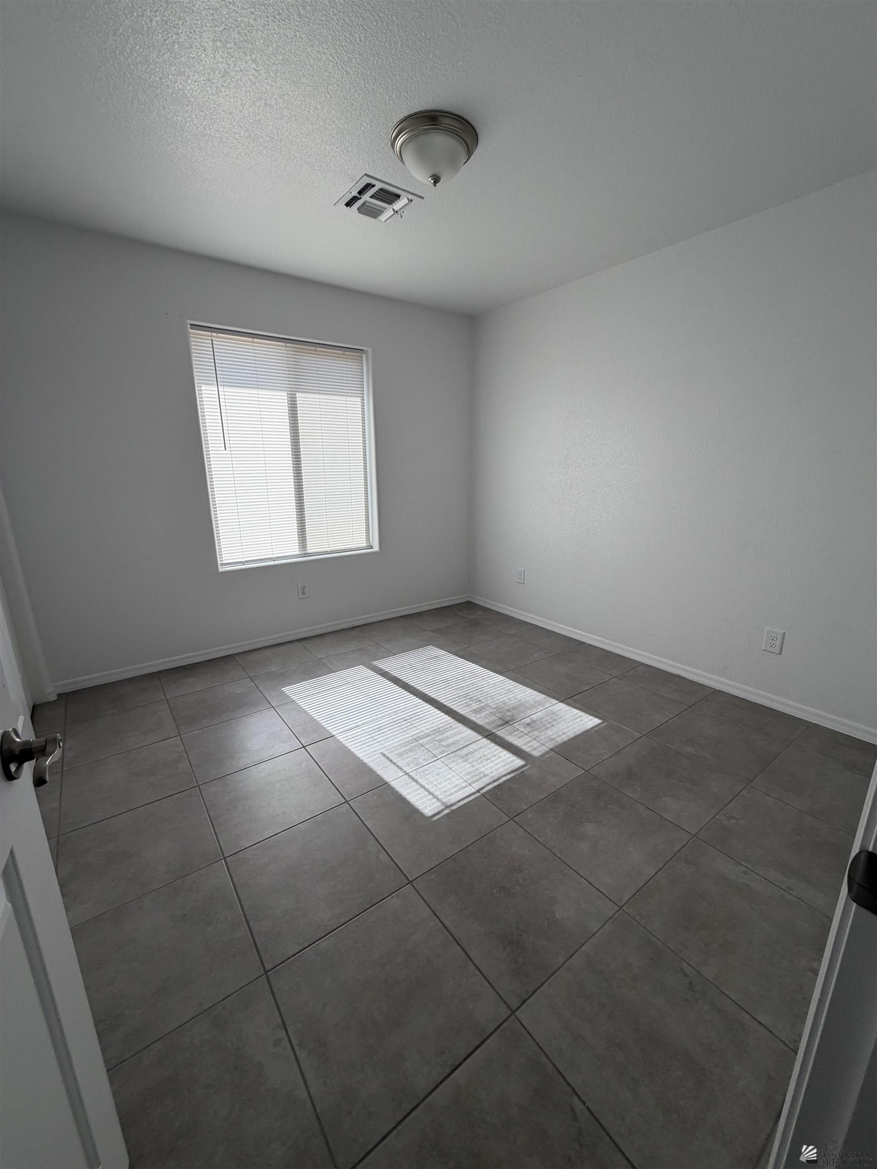 4792 E Udall Ln