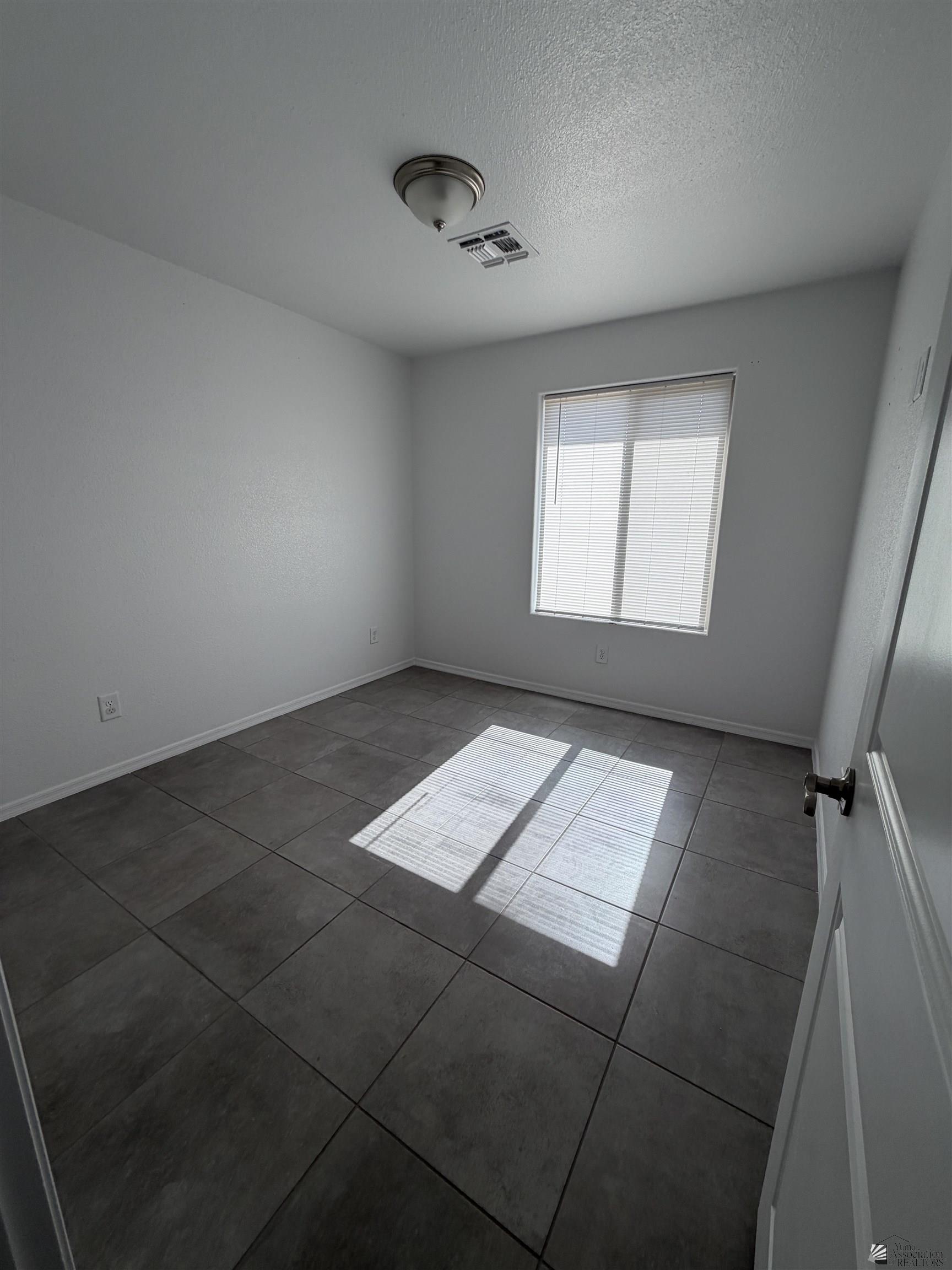 4792 E Udall Ln