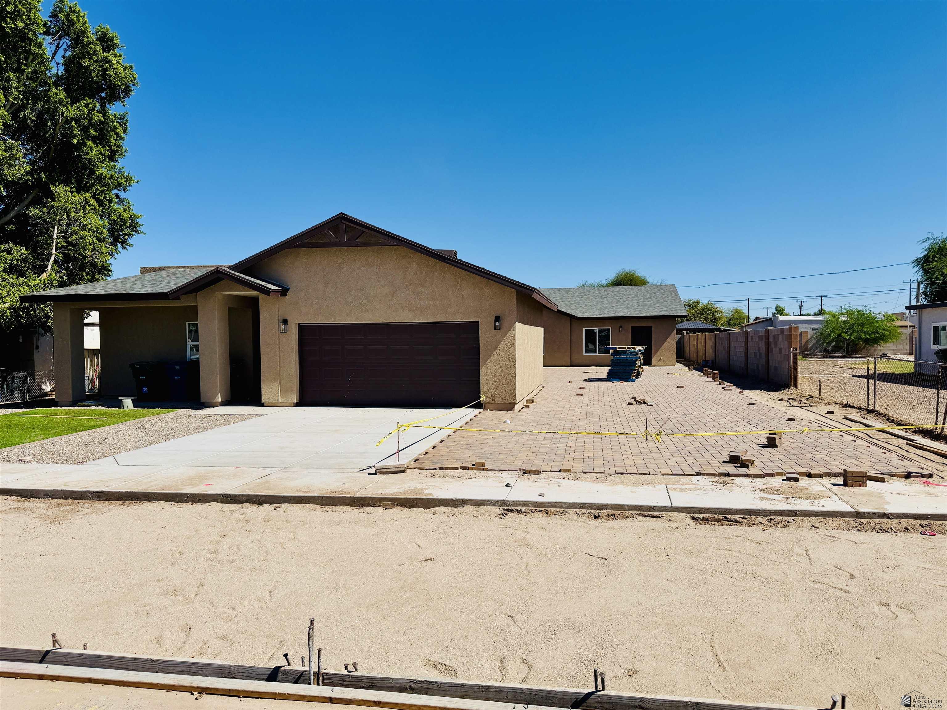 153 N Magnolia Ave