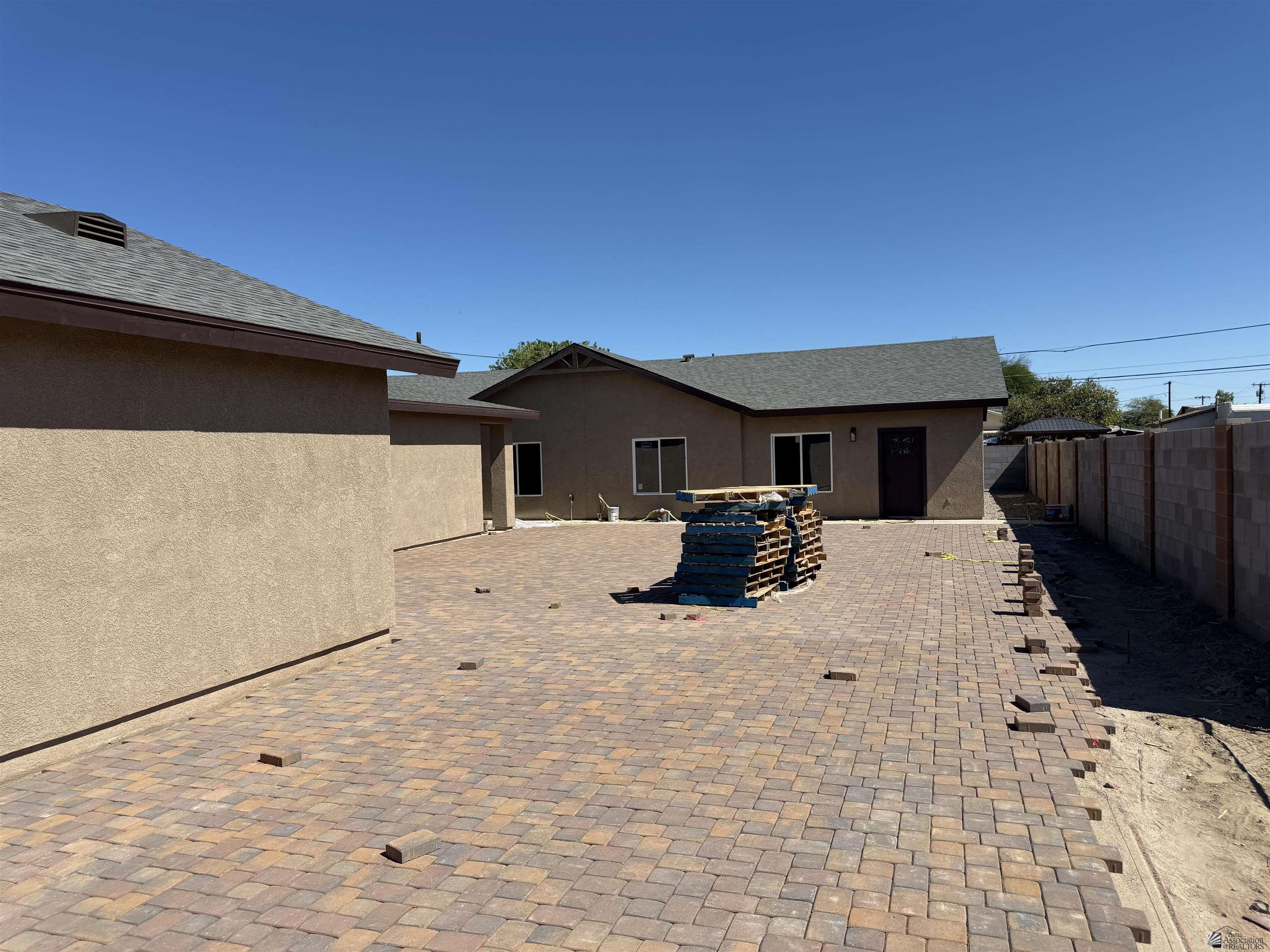 153 N Magnolia Ave