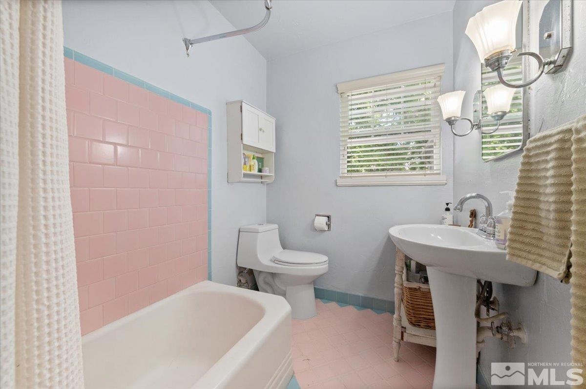 864 Daniel Drive, Reno