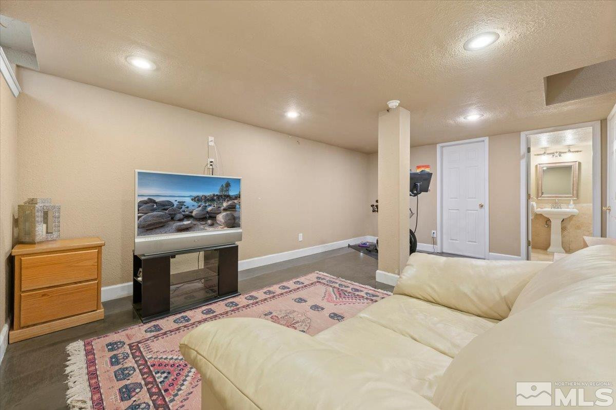 864 Daniel Drive, Reno