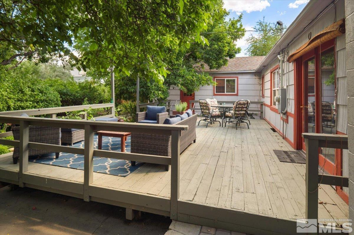 864 Daniel Drive, Reno