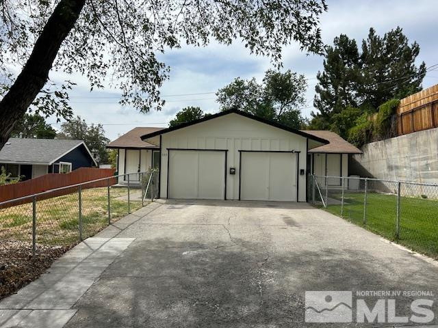 910-920 Cartwheel Drive