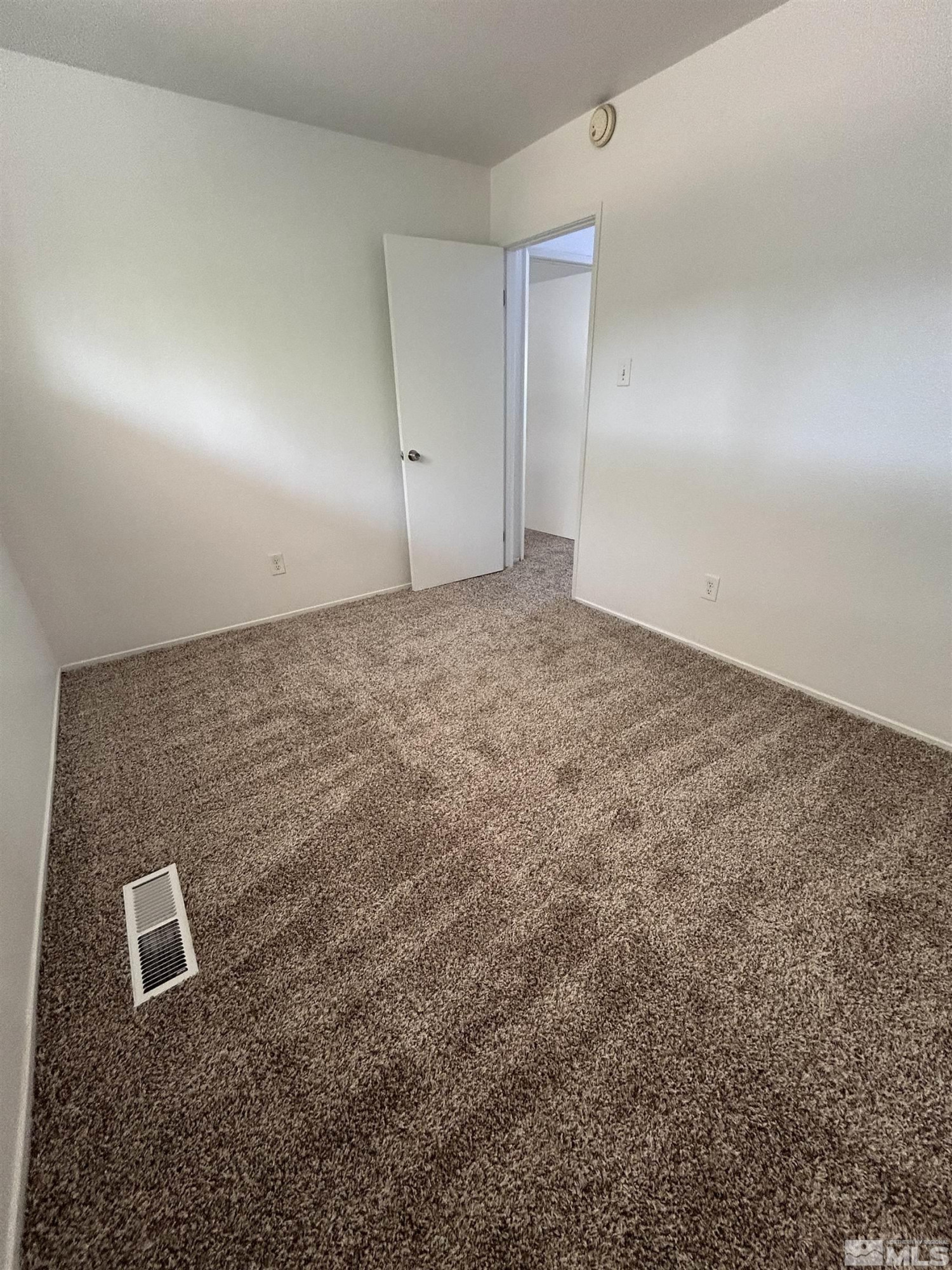 910-920 Cartwheel Drive