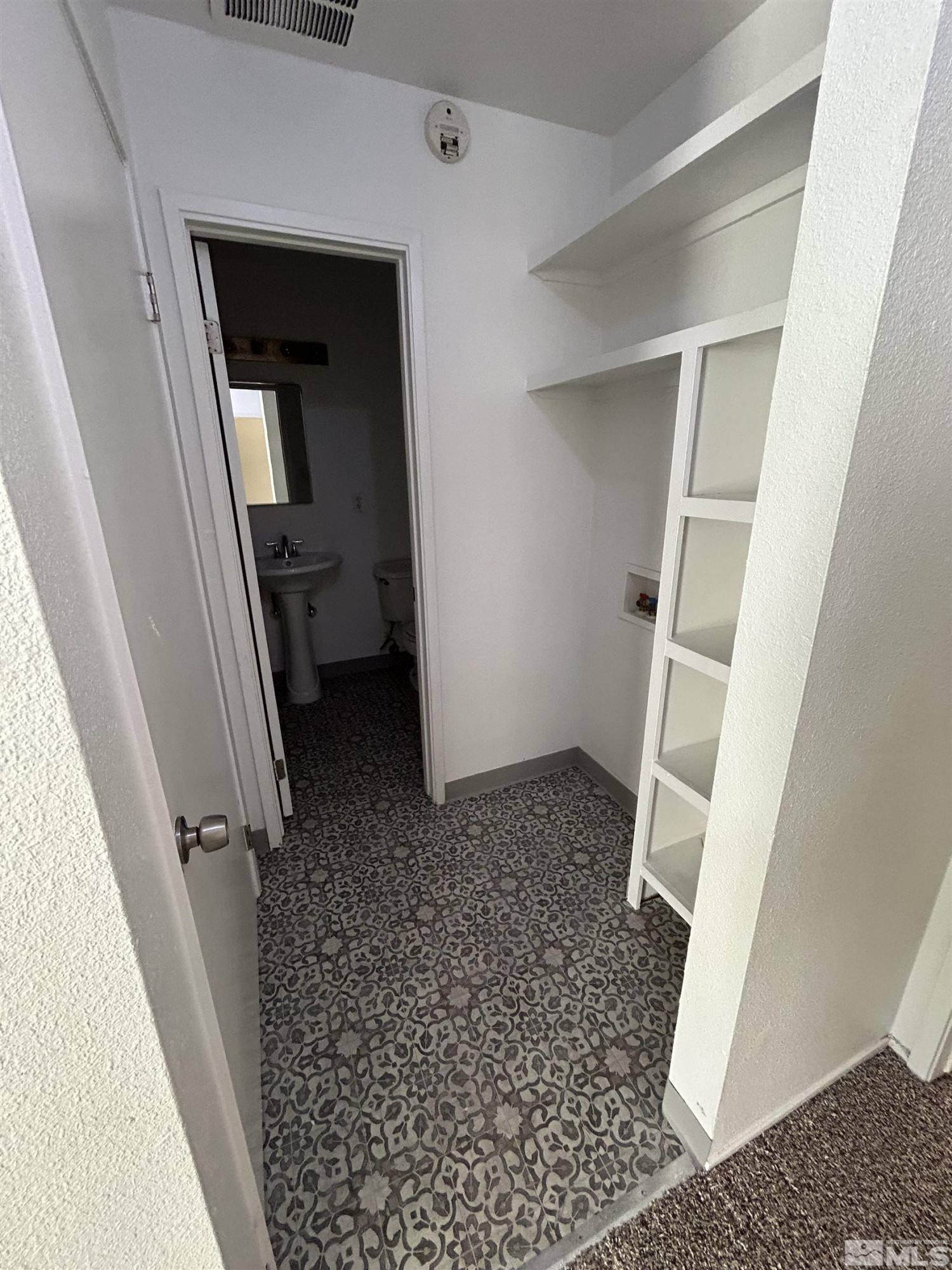 910-920 Cartwheel Drive