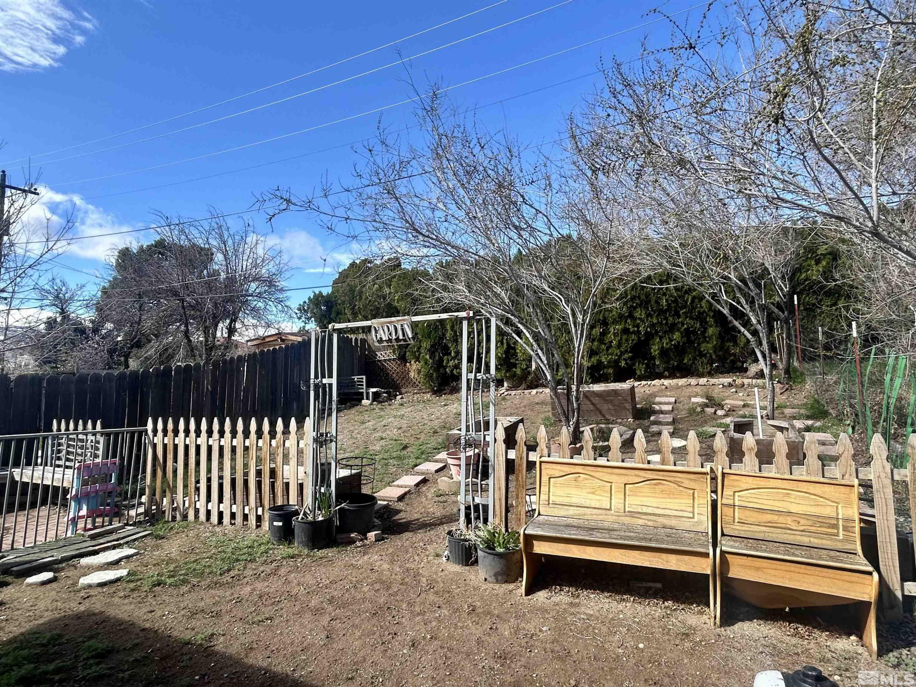 910-920 Cartwheel Drive