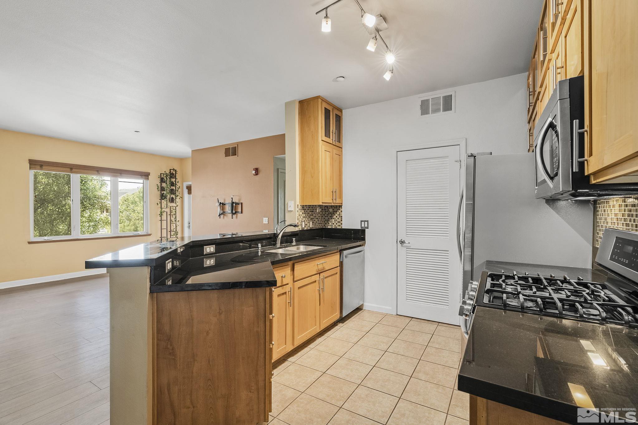 1450 Idlewild Drive, 1034