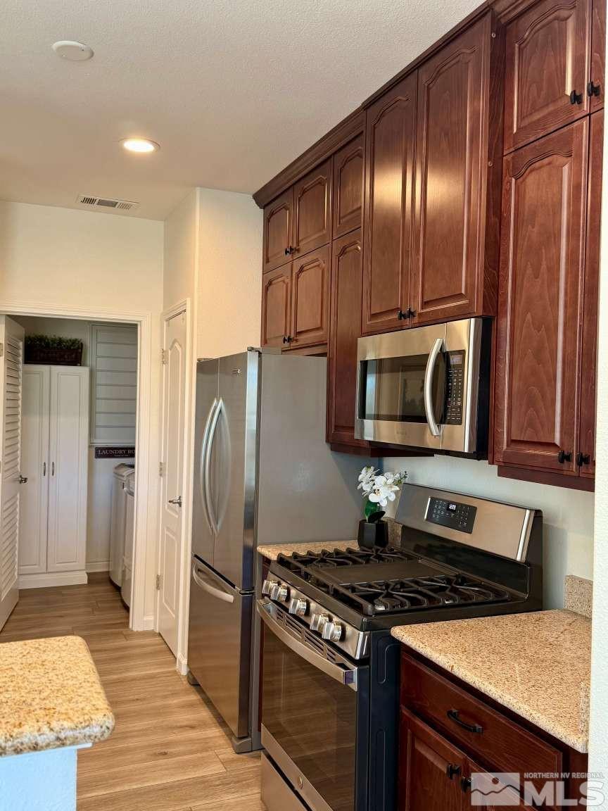 17000 Wedge Parkway, 621