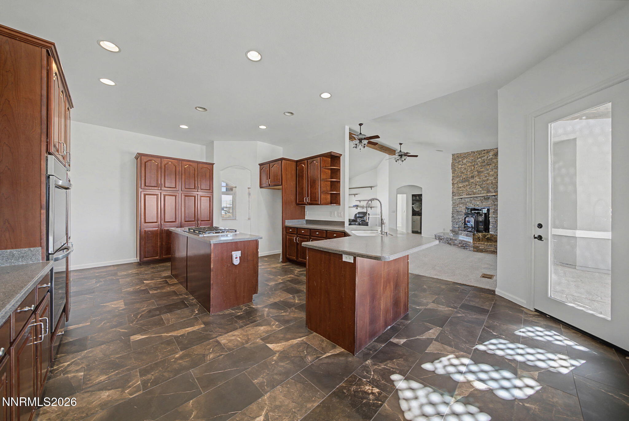 1215 Serpentine Road