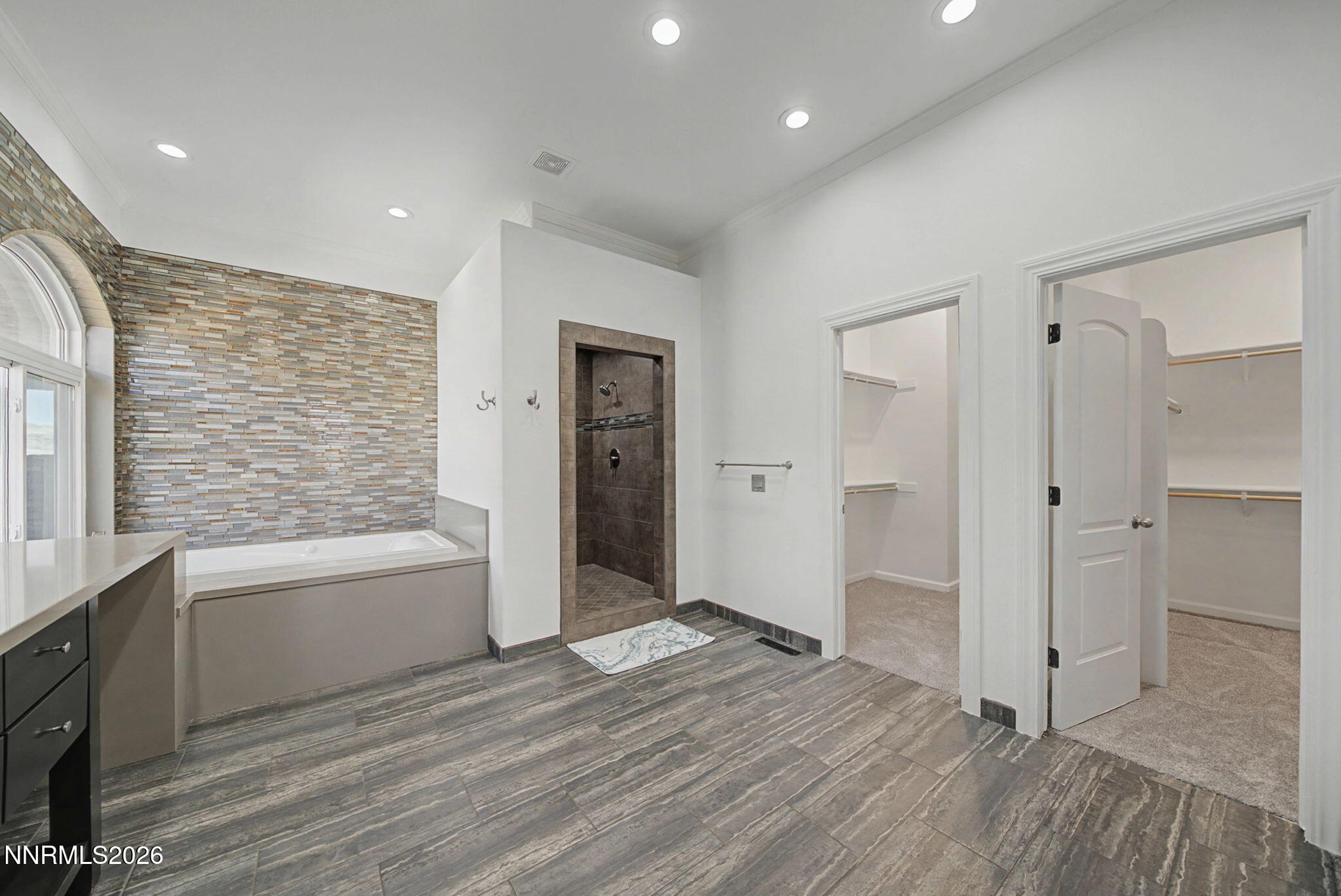 1215 Serpentine Road