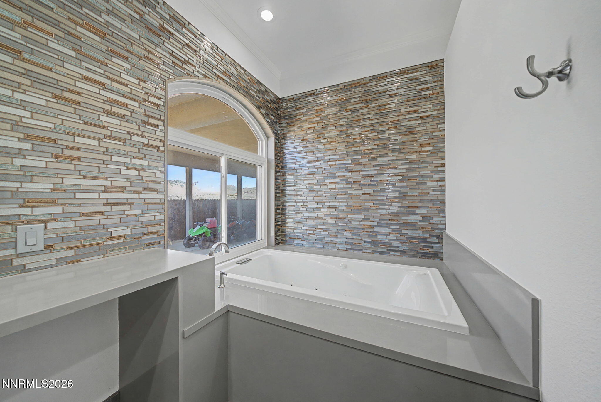 1215 Serpentine Road